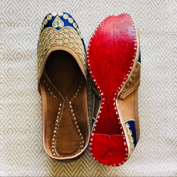 MOVING OUT in TWO WEEKS! HELP! Electric Blue Jutti - Picture 4 of 8